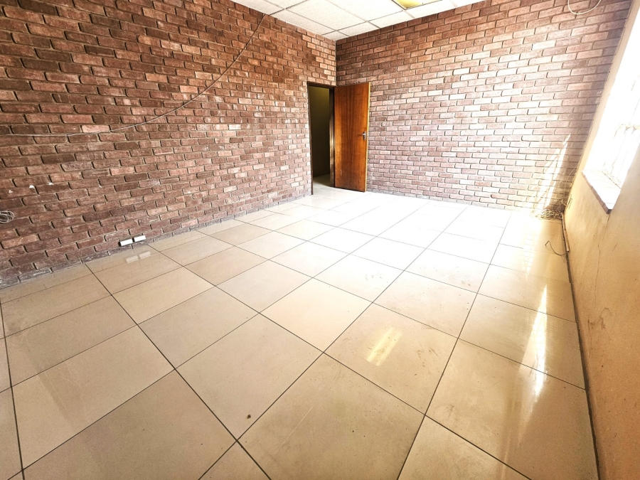 To Let Commercial Property for Rent in Rustenburg Rural North West